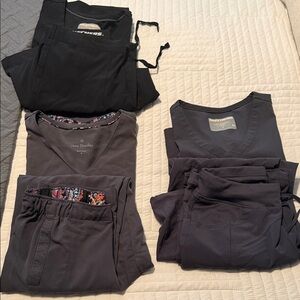 Vera Bradley and Sketchers Medical Scrub Set - Tops & bottoms